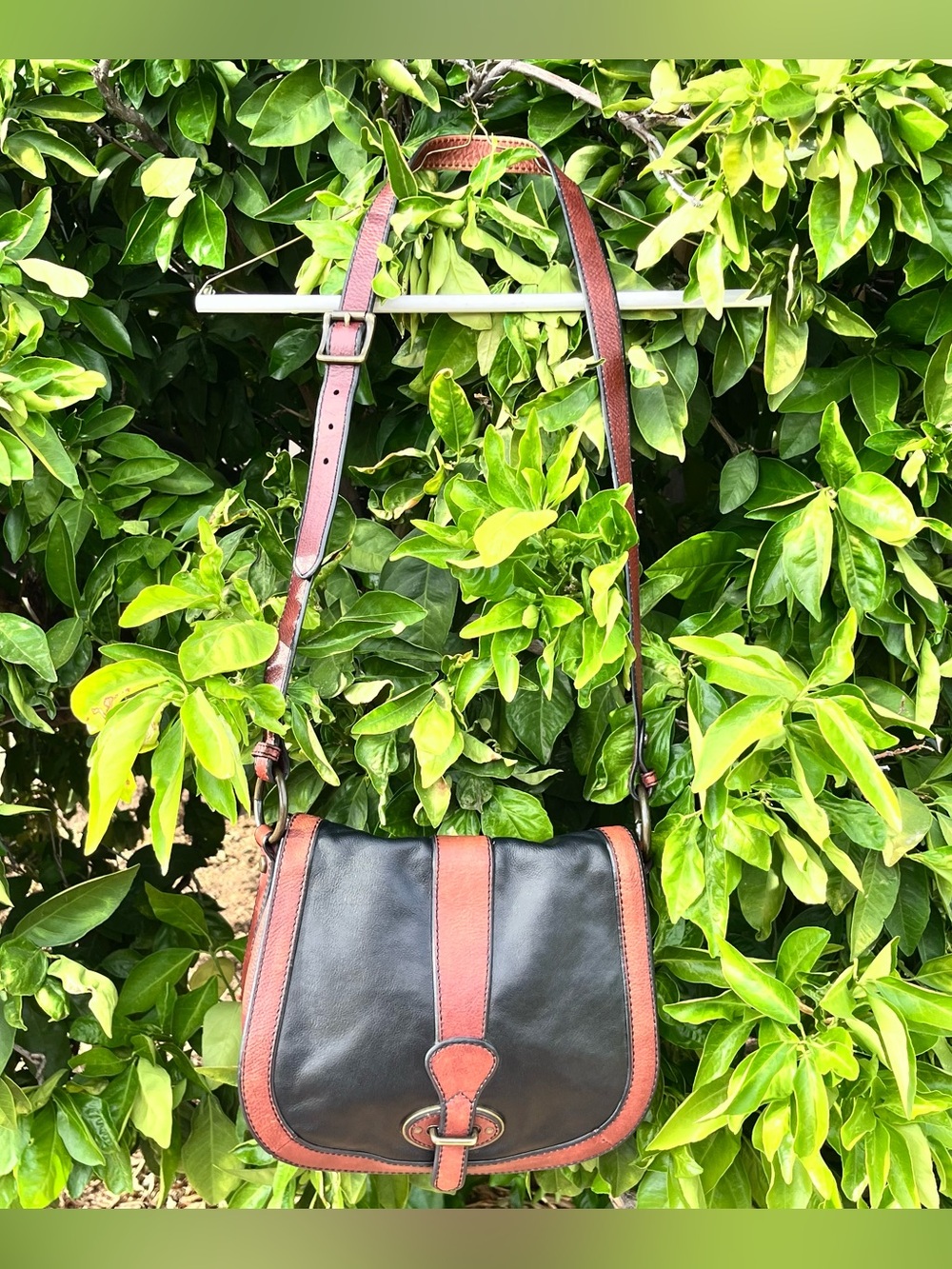 Vintage Fossil Saddlebag Handbag / Purse, Black / Brown, Flap, Adj Strap - Picture 5 of 14